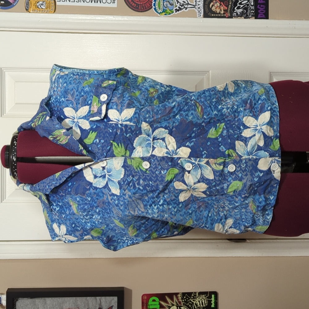 Vintage Hawaiian sleeveless blouse